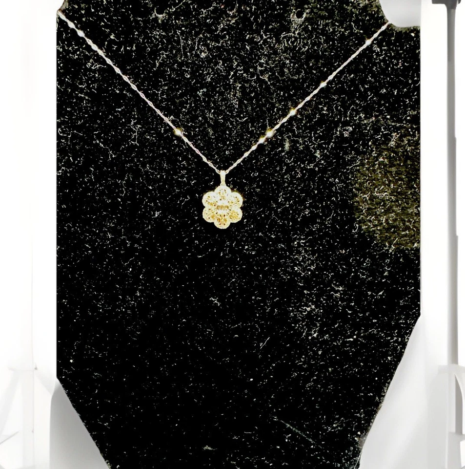 18k White Gold flower Dia Necklace - Image 2 of 4