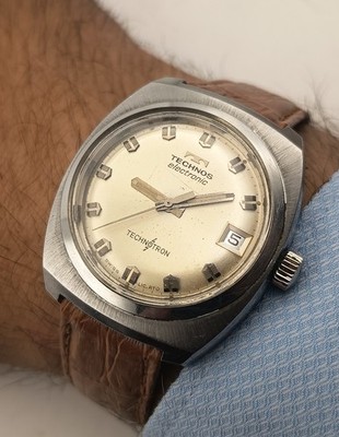 Rare 1970s Technos Technotron Electronic Date ESA 9154 Swiss 13 Jewels Vintage