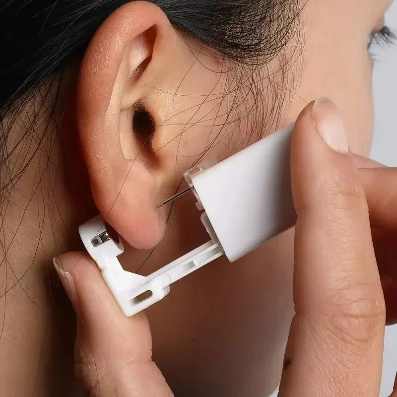 Disposable Ear Piercing Gun Kit White Plastic Piercing Tool for Ears Men Women - product detail image 6