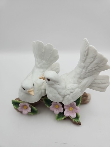 Vtg Homco Bisque Porcelain Courtship Doves Figurine # 1453 on a Branch