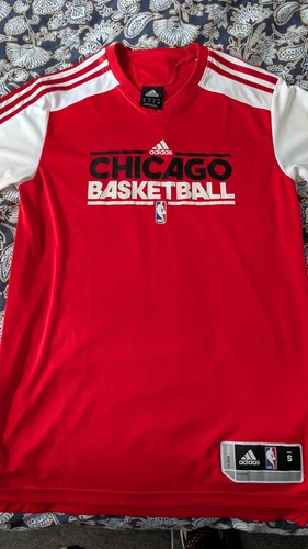 t shirt maillot nba chicago bulls derrick rose taille S TBE