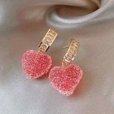 1 Pair Elegant Heart Shaped Rhinestone Earrings.