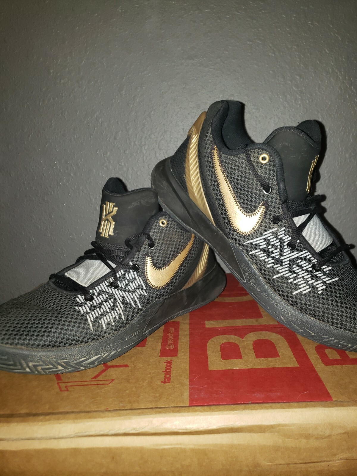 kyrie flytrap 2 black and gold