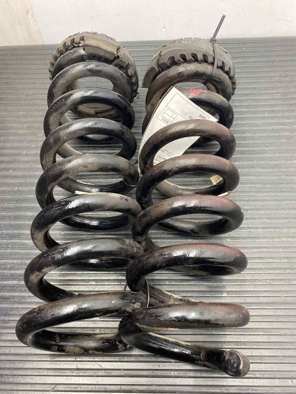 2014 - 2020 MASERATI GHIBLI OEM LEFT & RIGHT REAR COIL SPRING SET (2) *57K*