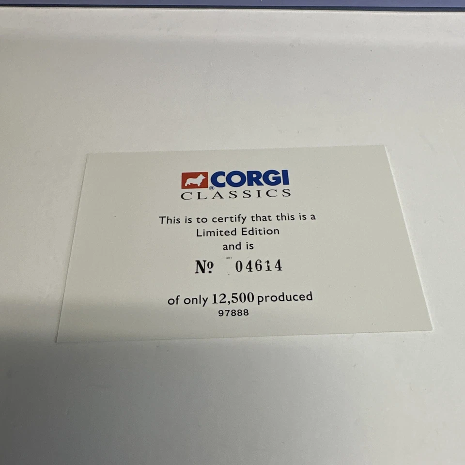 Corgi Chipperfields Circus 97888 Foden Closed Pole Truck With Caravan - 1995 - Image 3 of 4