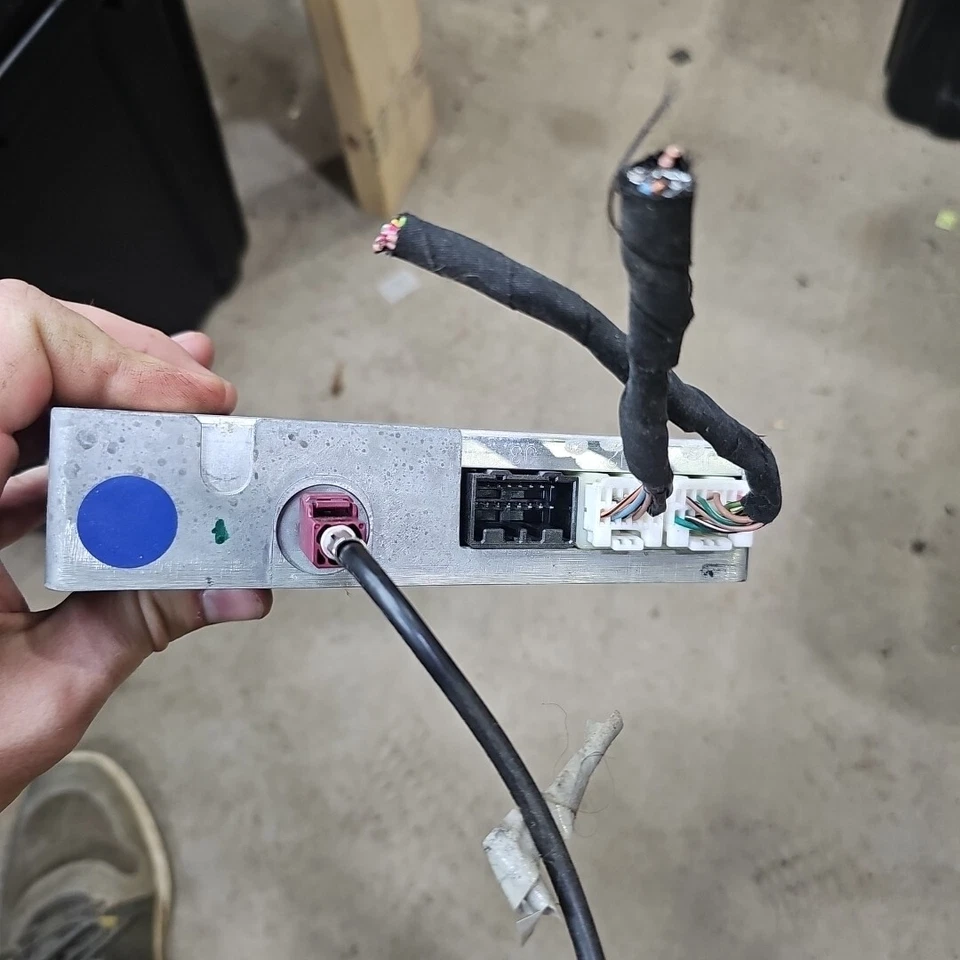 2012-2014 GM Multi Vehicle GPS Navigation Control Module 22898335 - Image 3 of 3