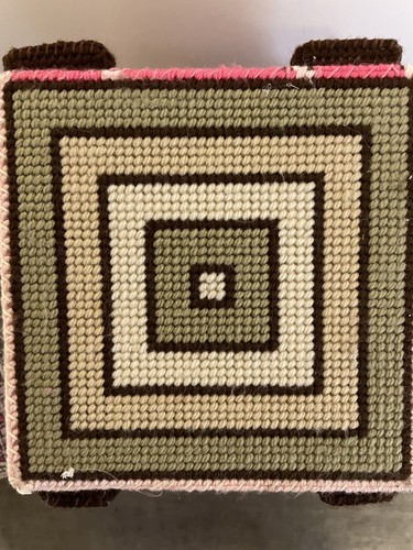 HAND CRAFTED PLASTIC EMBROIDED, EMBELLISHED NEEDLEPOINT HOUSE REMOVEABLE TOP - Picture 7 of 8