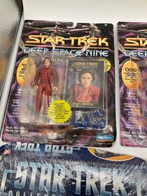 Star Trek Collectible Lot: 4 Action Figures, How To Host A Mystery Game & More