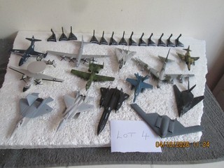 ATLAS AIRCRAFT X 13 ASSORTED LOT 4 WITH STANDS see des.