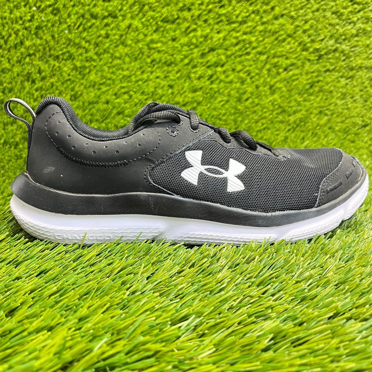 Under Armour Charged Assert 10 Womens Size 8 Black White 