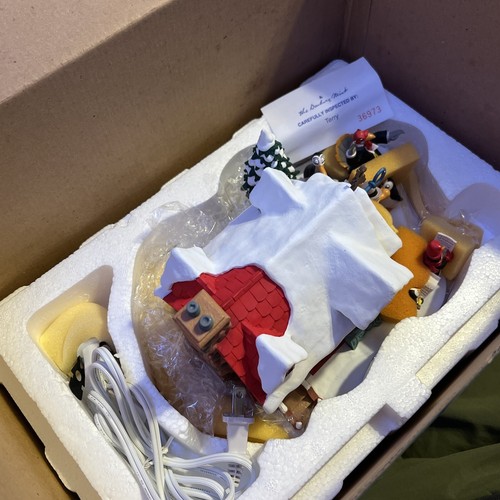 Danbury Mint Disney Winter Wonderland North Pole Village Hall In Box Christmas - 第 19/24 張圖片