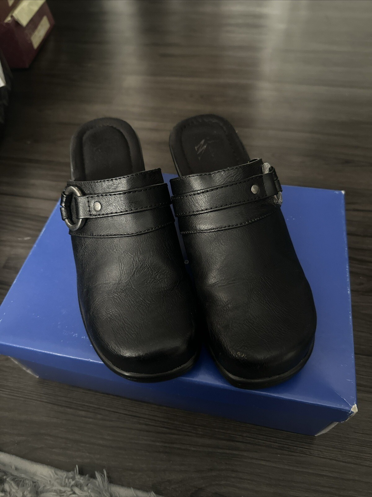 White Mountain KOYA Solid Black Leather Clogs Mul… - image 1