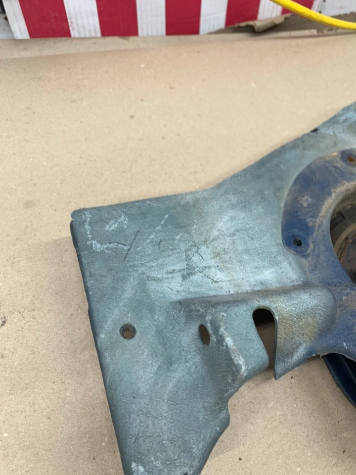 Chevrolet GMC K5 C10 K10 K30 1973 1980 panel de retroceso derecho moldura ventilación aire fresco azul Foto 2 de 4