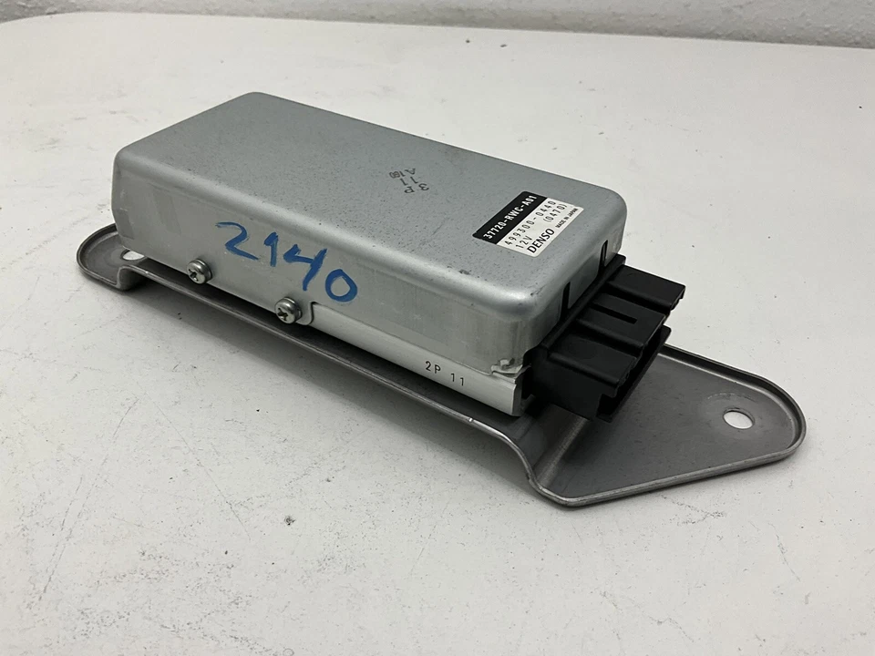 Módulo de control de bomba de combustible Acura MDX 2013 37720RWCA01 OEM Foto 2 de 4