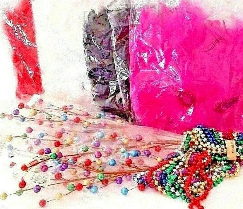 Mardi Gras 12 Collares de Cuentas 12 Selecciones de Cuentas 6 Plumas Máscara de Ojos Paquete de Fiesta Todo Nuevo con Etiquetas Foto 2 de 4