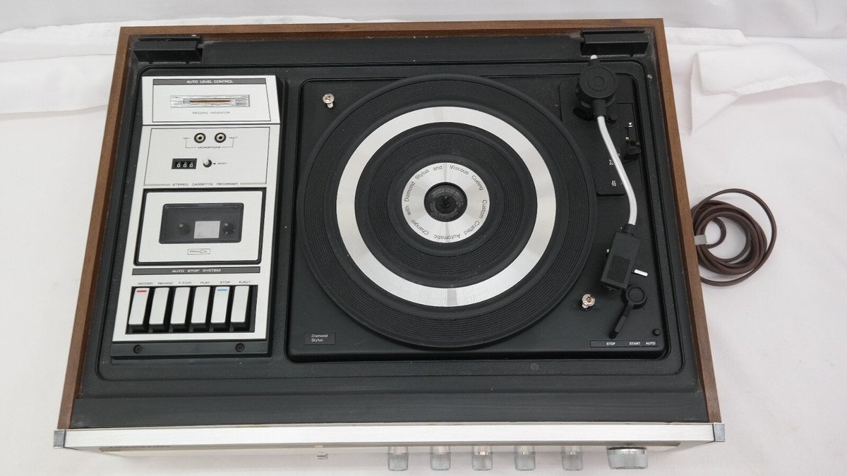 Soundesign 6811 AM/FM Stereo Receiver Record Player 8 Track