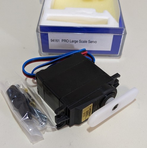 Airtronics 94161 PRO Large Scale Servo NEW! - Picture 2 of 3