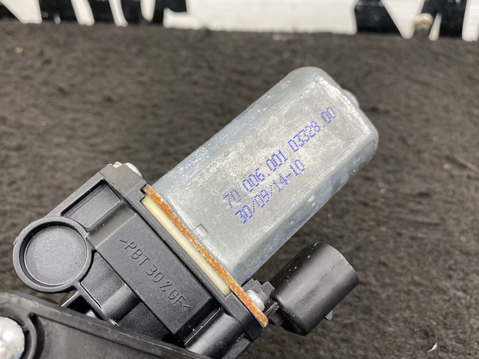 2015 Maserati GranTurismo MC Right Passenger Side Door Window Motor Regulator