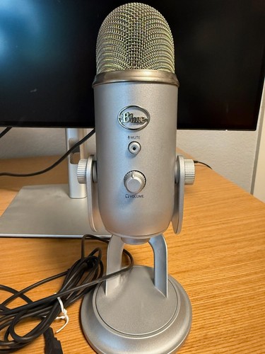 Blue Yeti USB Microphone - Platinum
