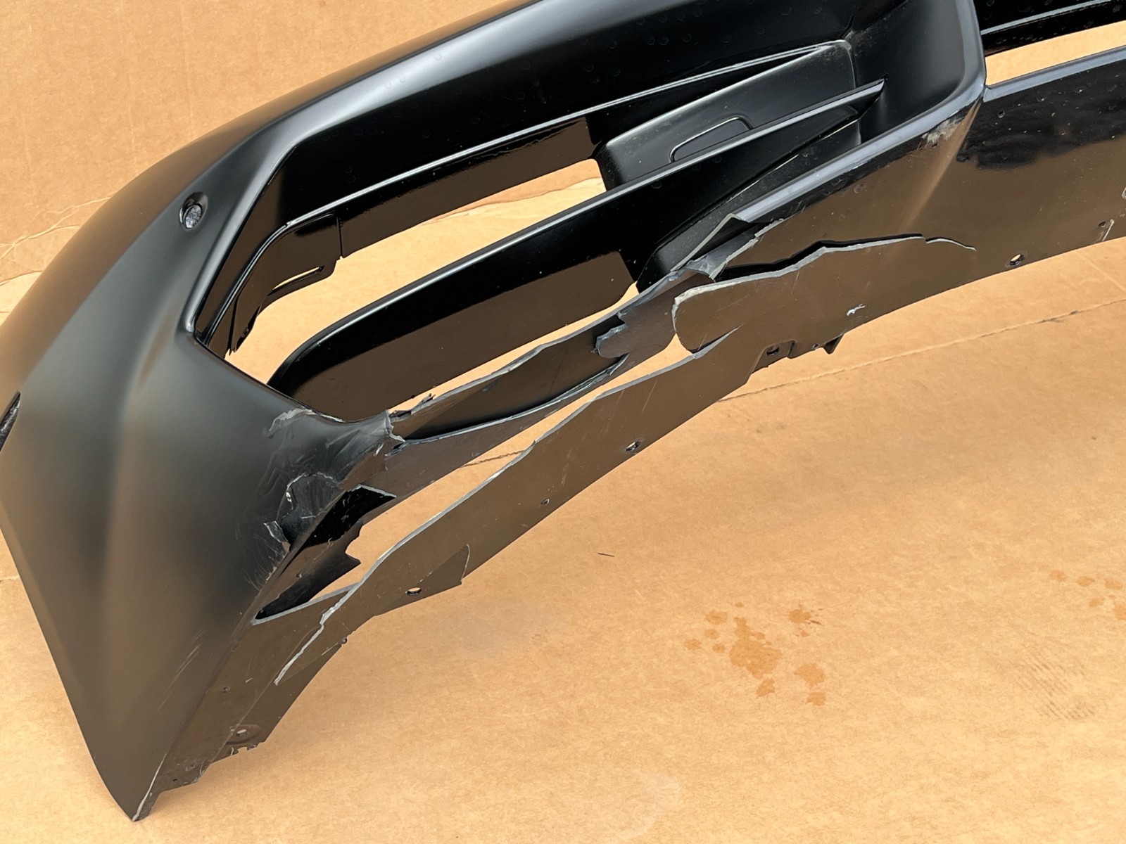 *Damaged* 2017-2019 Lamborghini Huracan LP580 Front Bumper Cover Assembly OEM