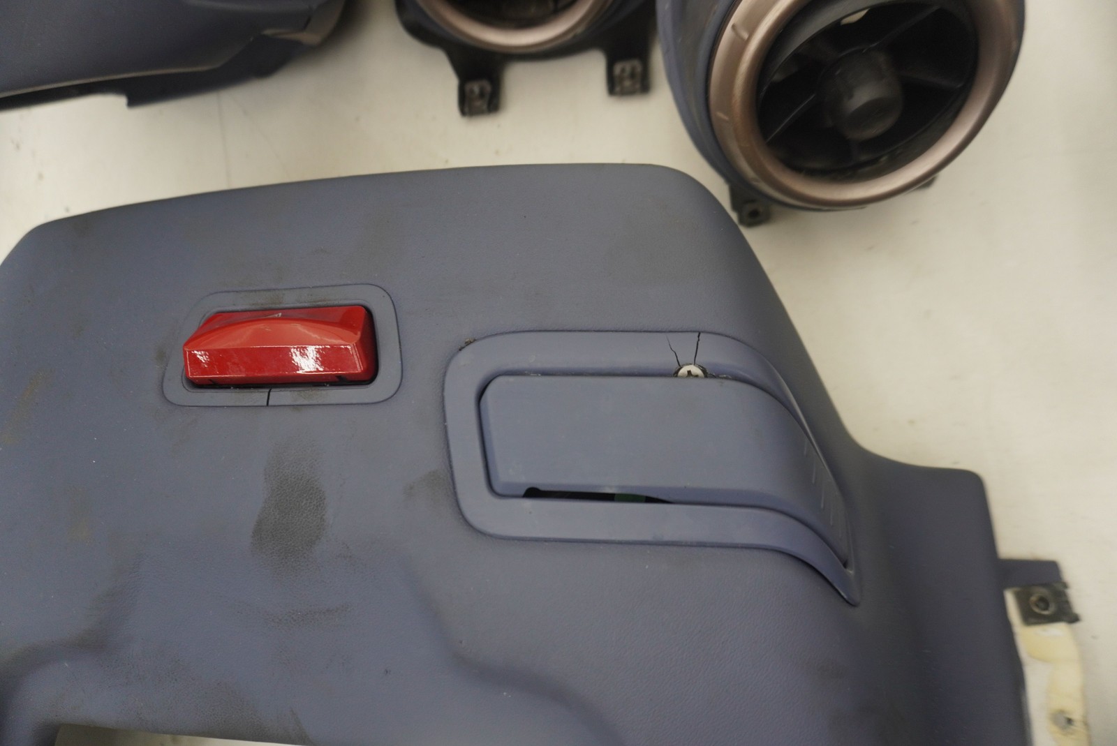 Ferrari California Glove box