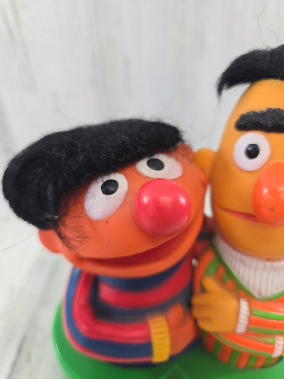 Sesame Street Burt and Ernie AM Radio Muppets Inc Hong Kong See Video Works