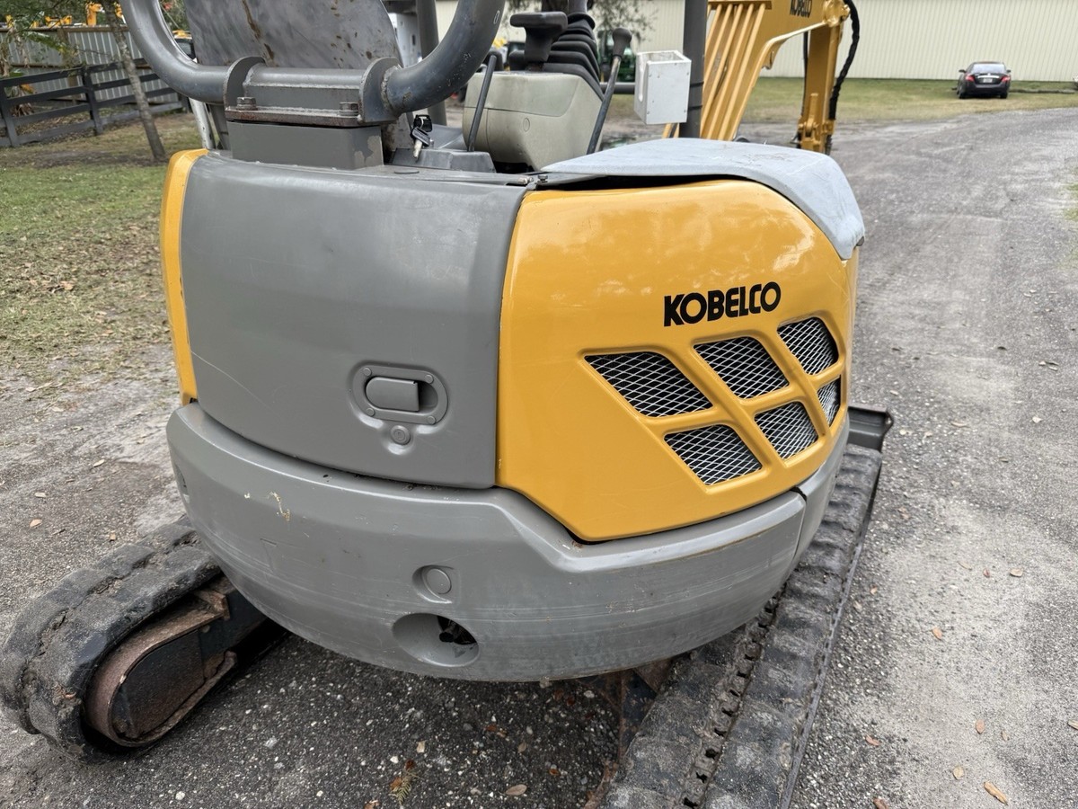 KOBELCO SK25SR MINI EXCAVATOR - HYDRAULIC THUMB - PUSH BLADE