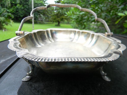 Walker and Hall Footed silver plate breadbasket # 5966 A - Picture 2 of 8