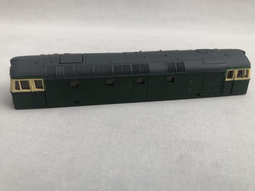 Lima HO Gauge BR Class 33 Diesel Locomotive Body Shell Green Repaint - Picture 2 of 13