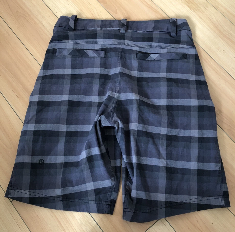 LULULEMON ATHLETICA Gris y Negro Cuadros KAHUNA VESTIDO SHORTS talla 30 SML-MED Foto 4 de 4