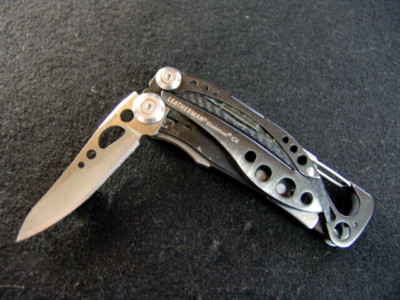 LEATHERMAN SKELETOOL CX-CARBON FIBER TRIM-EXCELLENT CONDITION-NEAR MINT