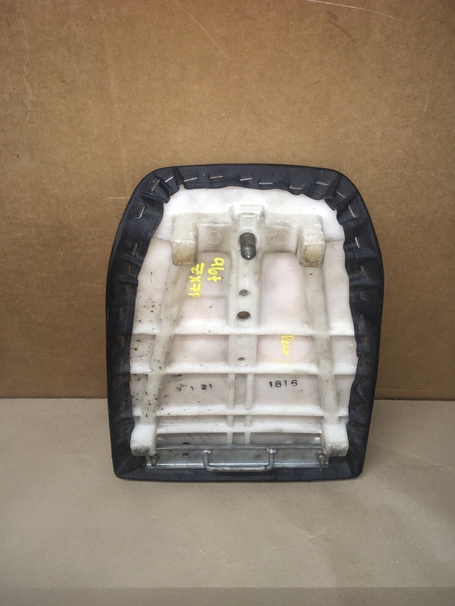 1996 KAWASAKI NINJA ZX7P ZX 700 P OEM REAR PILLION SEAT 1996 KAWASAKI NINJA ZX7P ZX 700 P OEM REAR PILLION SEAT