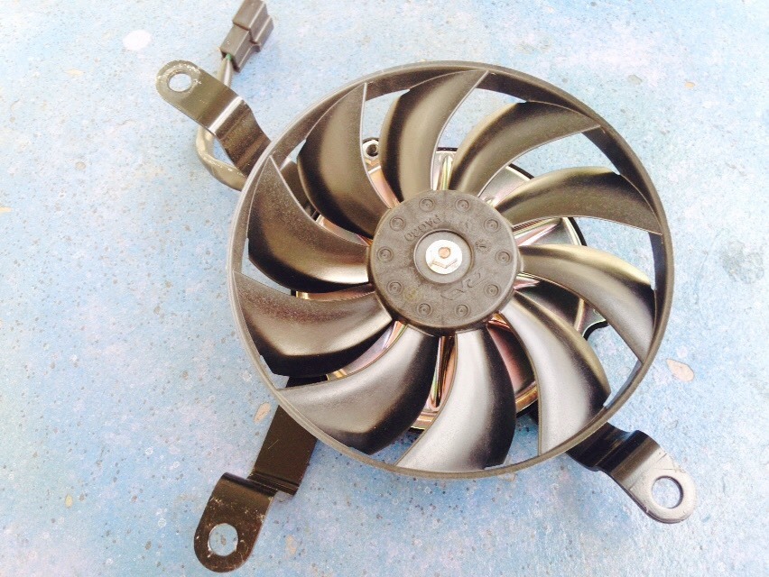 14B-12405-00-00 2009-11 Yamaha OEM left radiator fan | eBay