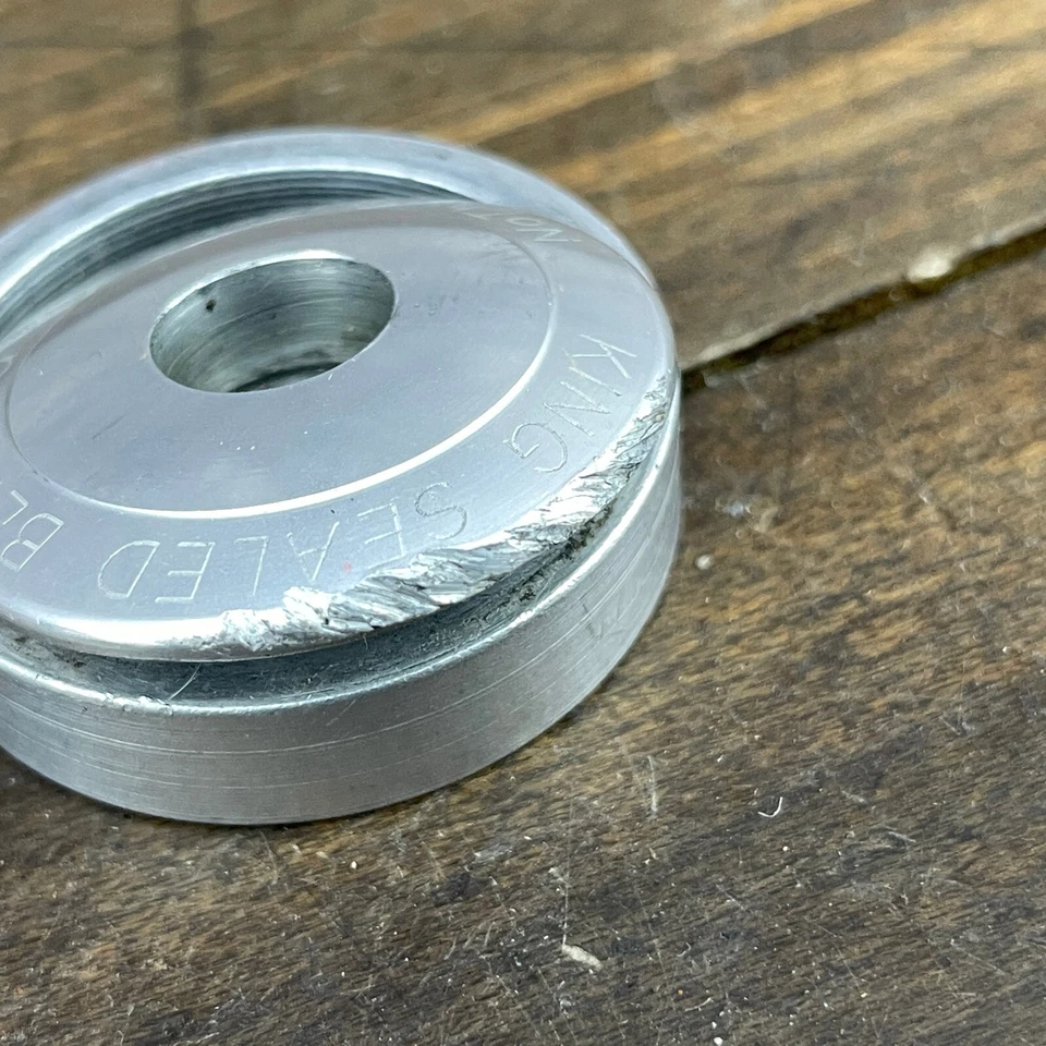 Auriculares Chris King De Colección 1 1/8 Pulgadas Sin Roscas Peltre Temprano Sin Logo Plateado A3 Foto 3 de 4