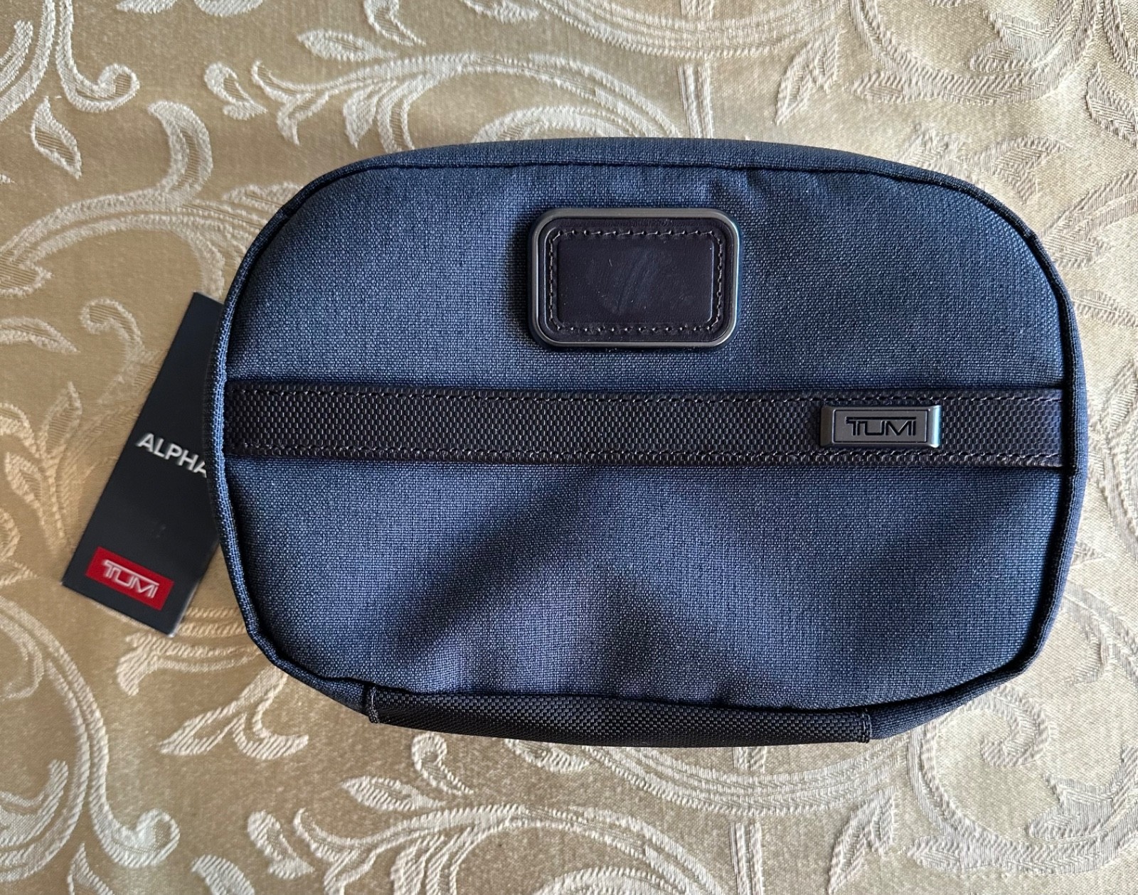 NEW Tumi ALPHA 3 - 8.5&rdquo; Split Travel Kit Navy