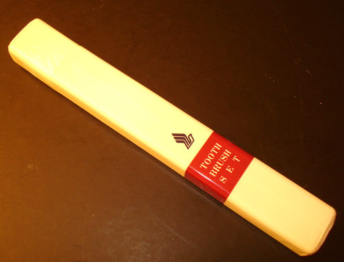 VINTAGE SINGAPORE AIRLINES ON BOARD COMFORT ZAHNBÜRSTEN-SET - Bild 1 von 4