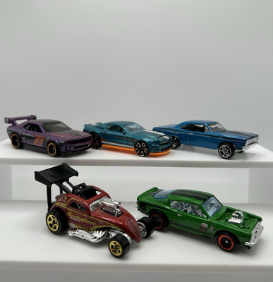 Hot Wheels Lot of 5: King Kuda, Challenger, Roadrunner, GT500, Fiat 500C. 05