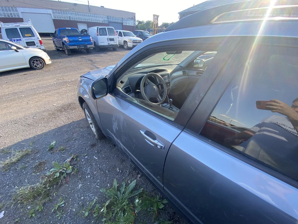 Used Front Left Door Assembly Front fits: 2009 Subaru Forester electric Front Le Foto 3 de 4