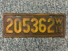 1919 Wisconsin License Plate