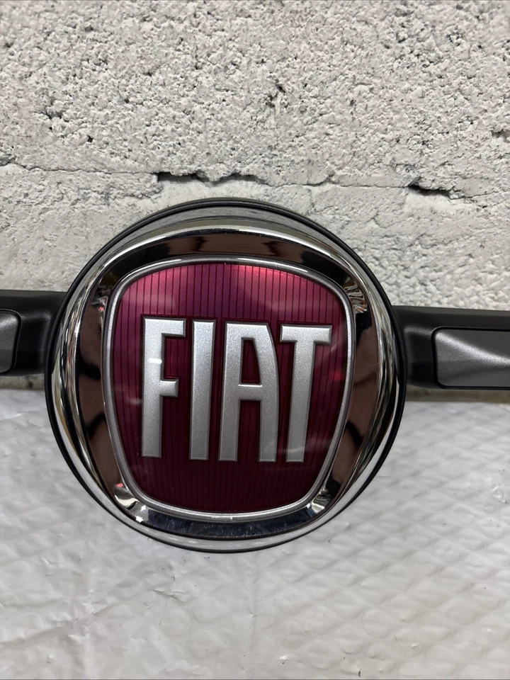 正品 Mopar Fascia 贴花 7CF54U00AA 菲亚特 500x #836 — 第 4/4 张图片