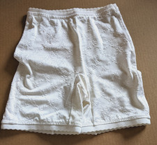 Vintage Vanity Fair NWOT White Style 41-119 Girdle