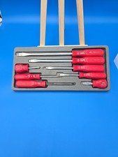 Mac Tools 8pc Red Comfort Grip Combination Screwdriver Set Black Plastic Tray