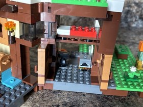 Lego Minecraft 21120 & 21134 The Snow Hideout & Waterfall Base w/ All Manuals