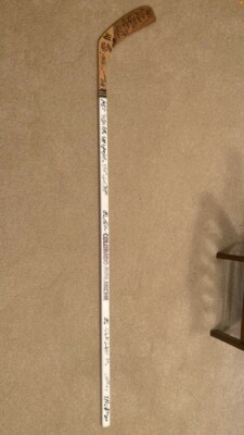 2008-2009 Colorado Avalanche Team Signed Hockey Stick