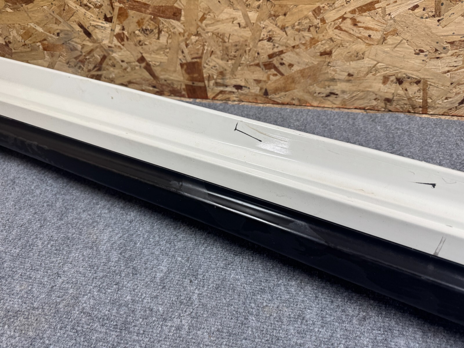 MASERATI GHIBLI M157 14-17 OEM LEFT ROCKER SKIRT COVER PANEL MOLDING WHITE 60K