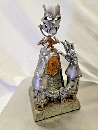 SIDESHOW DR DOOM MARVEL ARCHIVE SET Mask & Gauntlets STATUE EXCLUSIVE SDCC 2006 - Picture 12 of 12