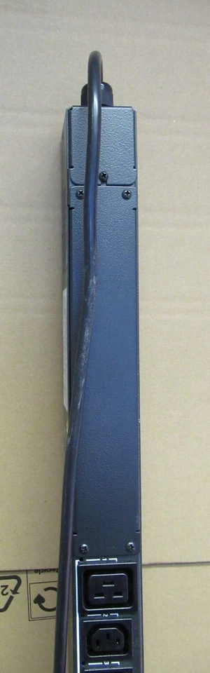 Emerson Liebert Power Distribution Unit 21 x C13 6 x C19 13A Rack PDU MPH - Image 3 of 4