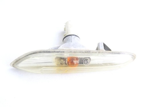 7165742 Pfeil Hinweis Aus Richtung Kotflügel Vorne Links BMW Serie