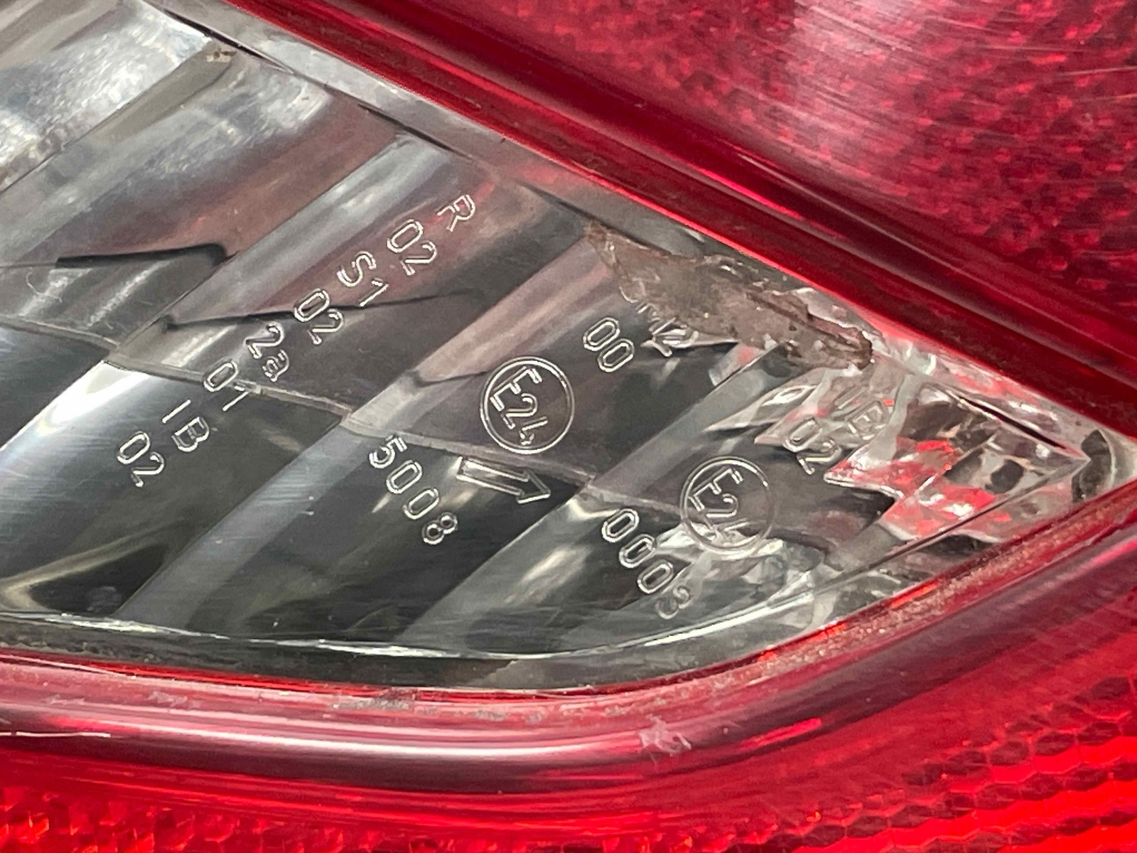 2013 Maserati GranTurismo OEM Right Hand Passenger Side Rear Tail Light 27370214