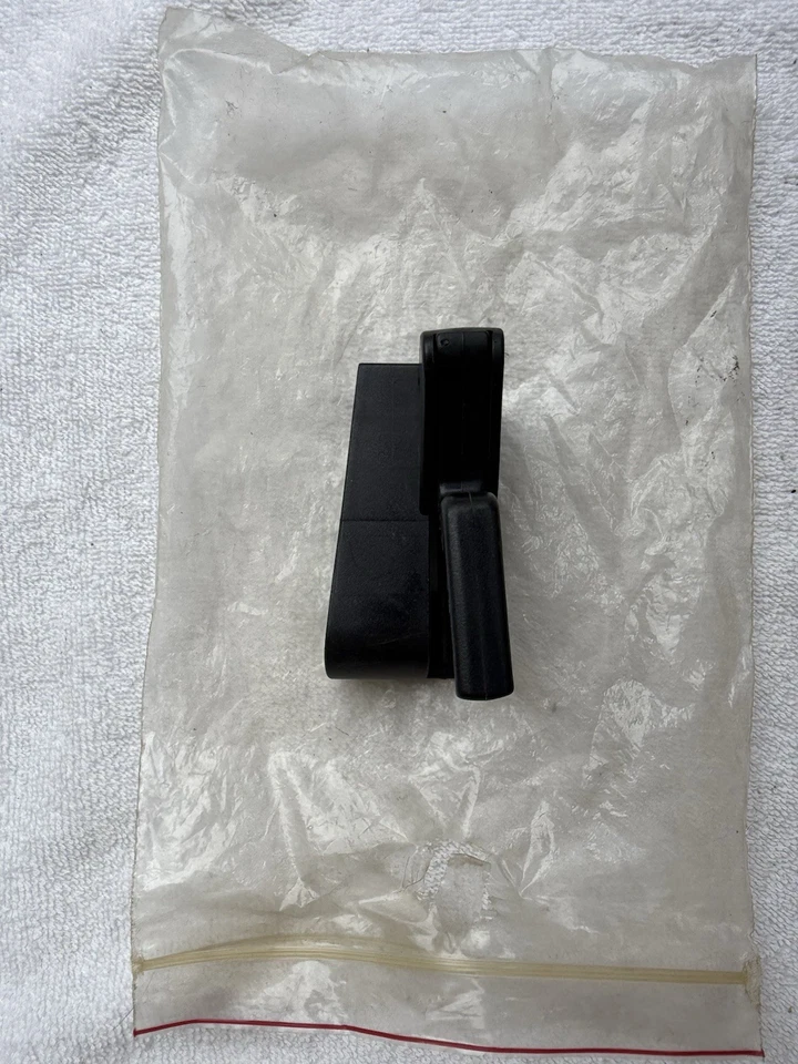 Estante trasero Saab 900 Hatchback usado soporte paquete moldura 1979 a 1993 Foto 2 de 2